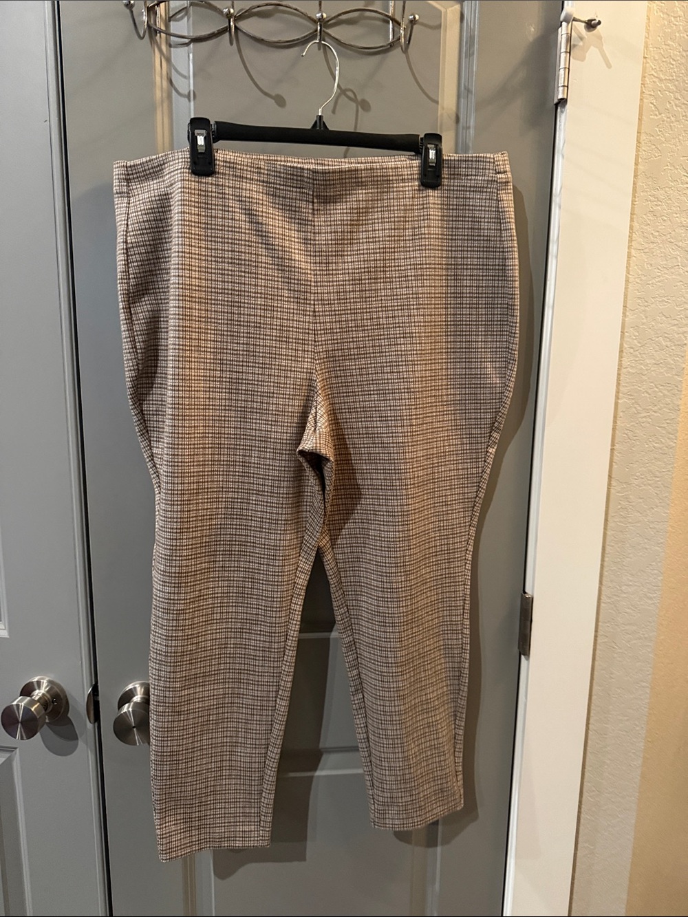 Crate&Barrel Beige Plaid Stretch Leggings